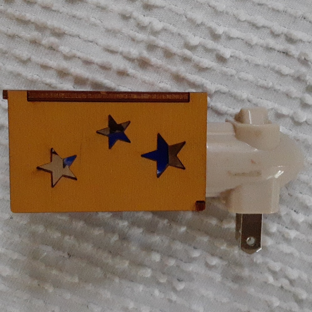 Awesome Picses nightlight. - Picture 5 of 7